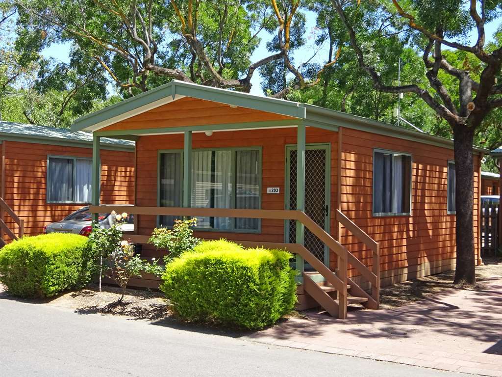 Adelaide Caravan Park - Aspen Holiday Parks Экстерьер фото