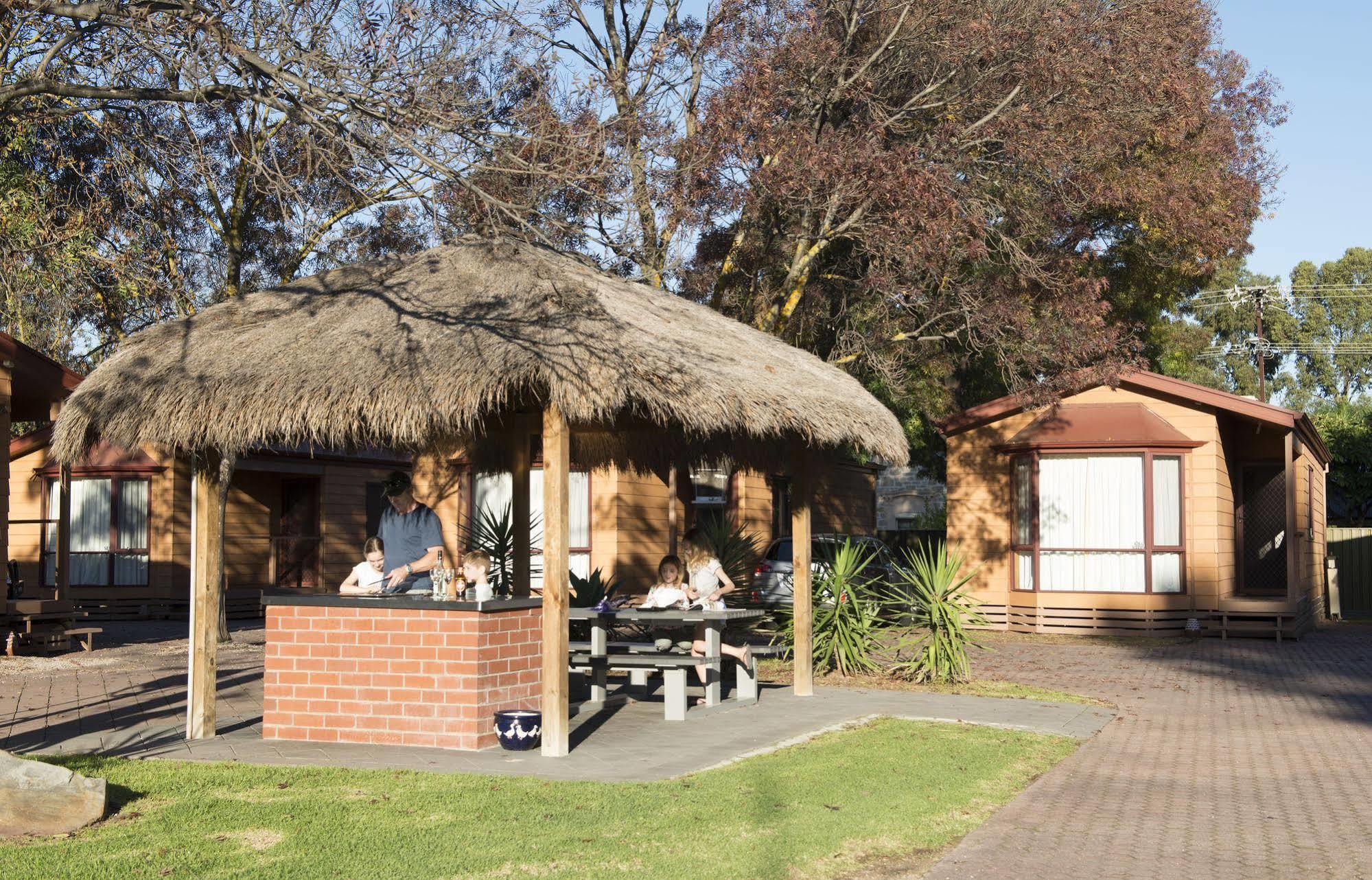 Adelaide Caravan Park - Aspen Holiday Parks Экстерьер фото