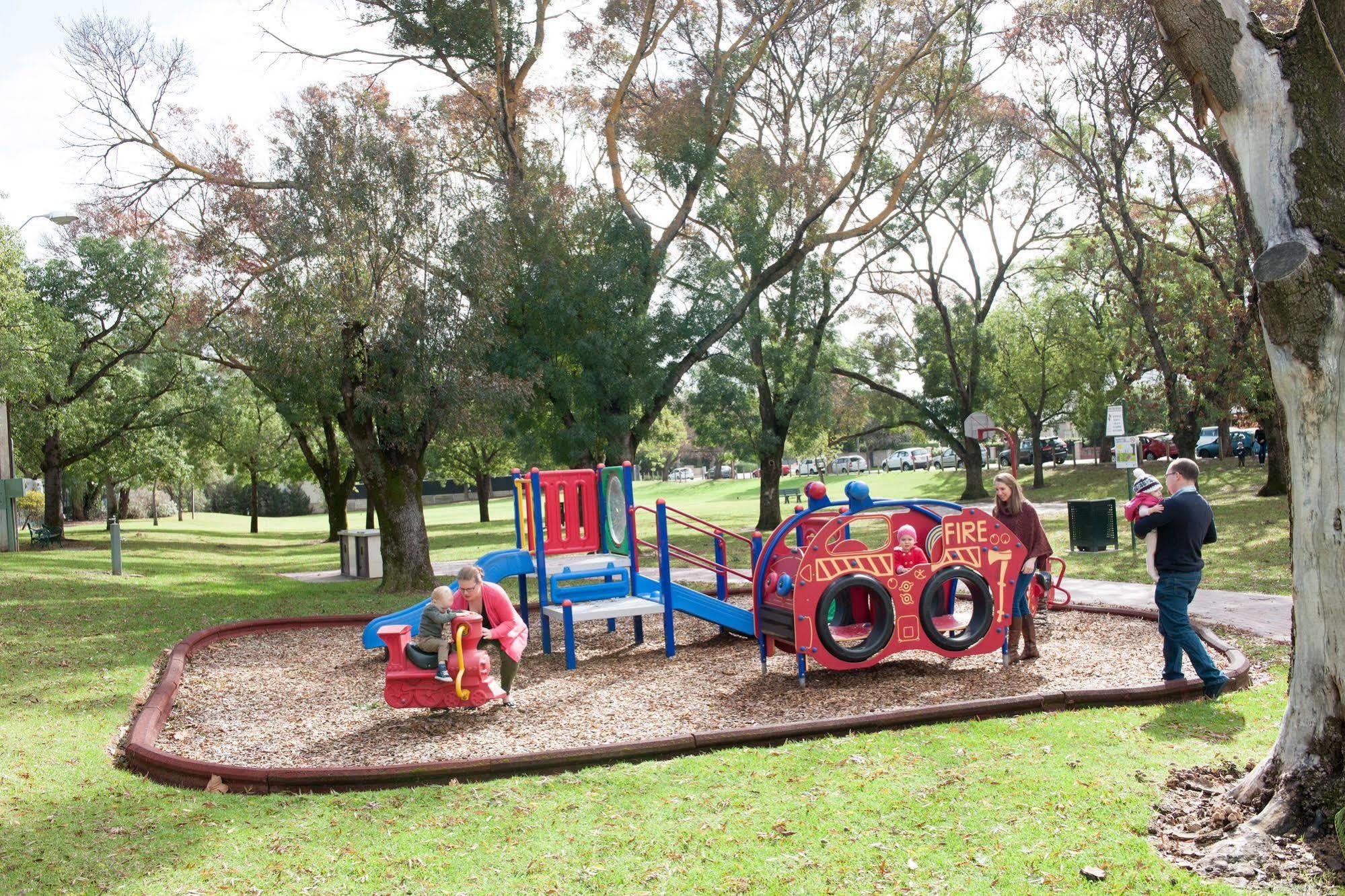 Adelaide Caravan Park - Aspen Holiday Parks Экстерьер фото